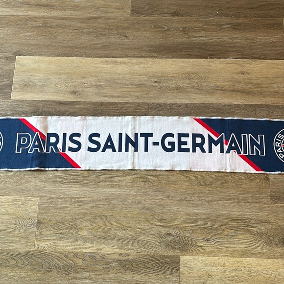PSG Scarf - Picture 1 of 4